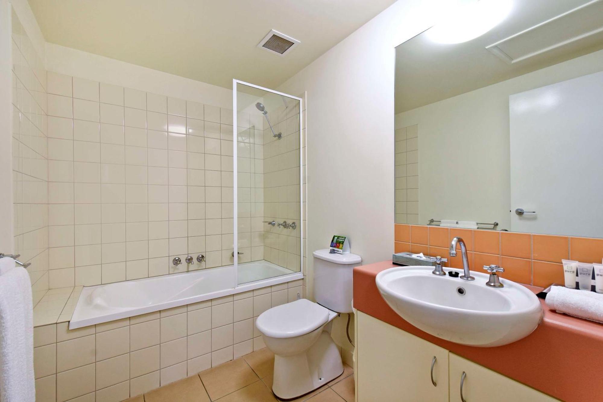 Metro Advance Apartments & Hotel Дарвин Экстерьер фото