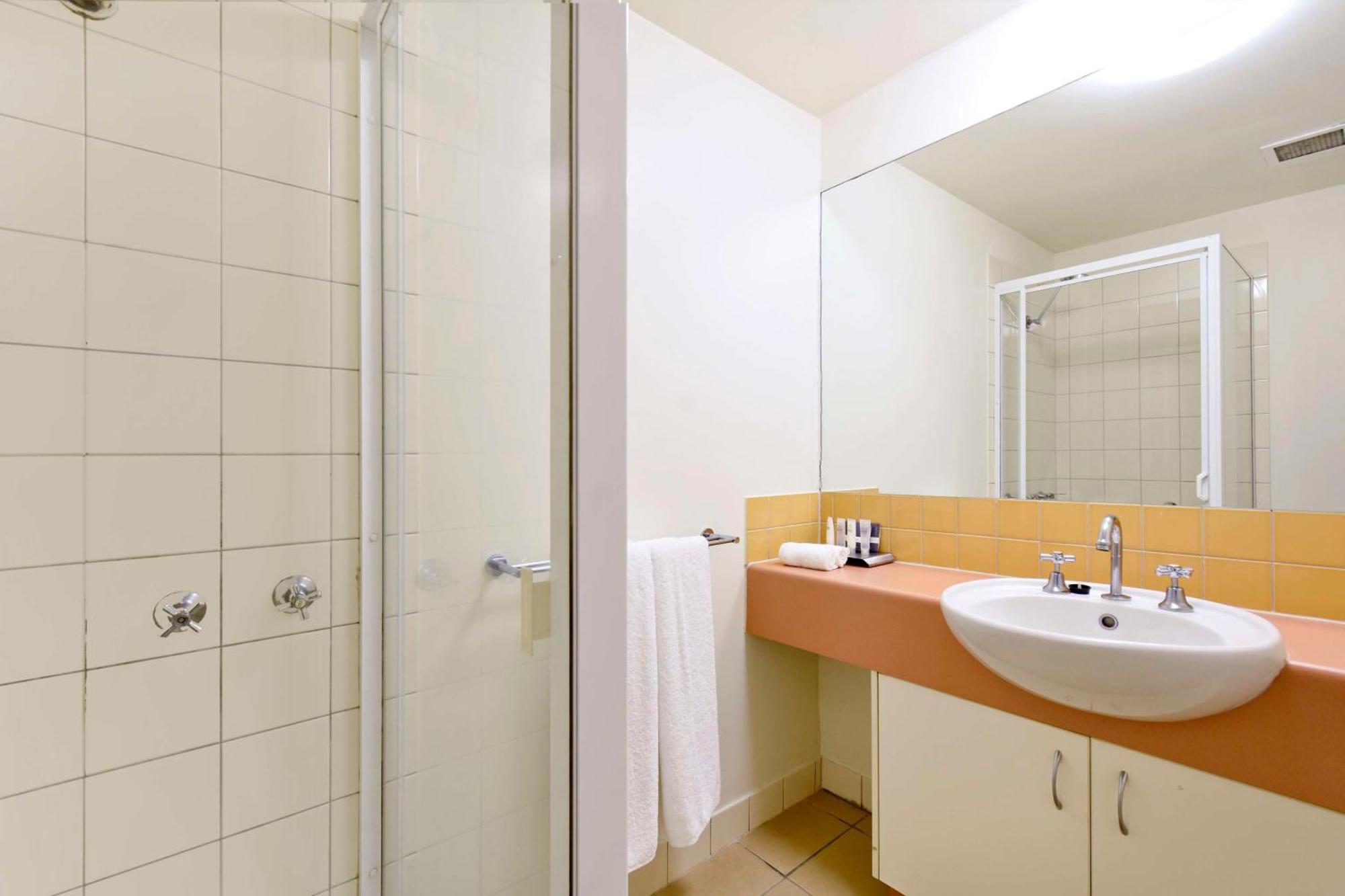 Metro Advance Apartments & Hotel Дарвин Экстерьер фото